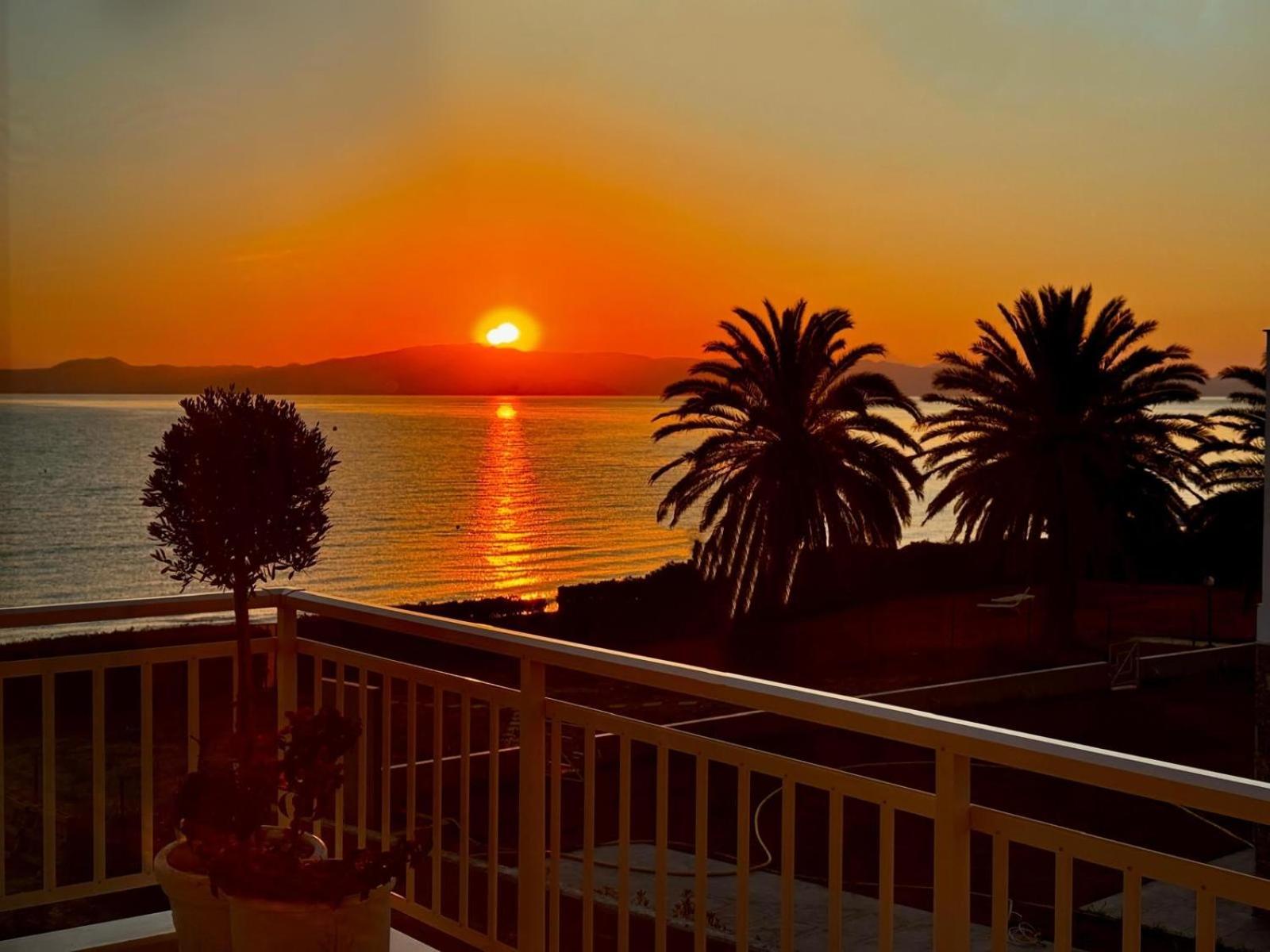 Beach Front Casa Elena ハニオティス エクステリア 写真